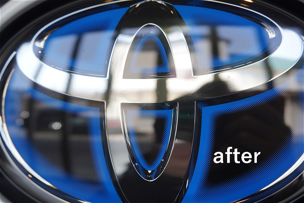 リボルト仙台によるRAV4施工前後の比較画像。東北の厳しい環境下でも汚れを寄せ付けない、強固なコーティング被膜の密着力を証明。