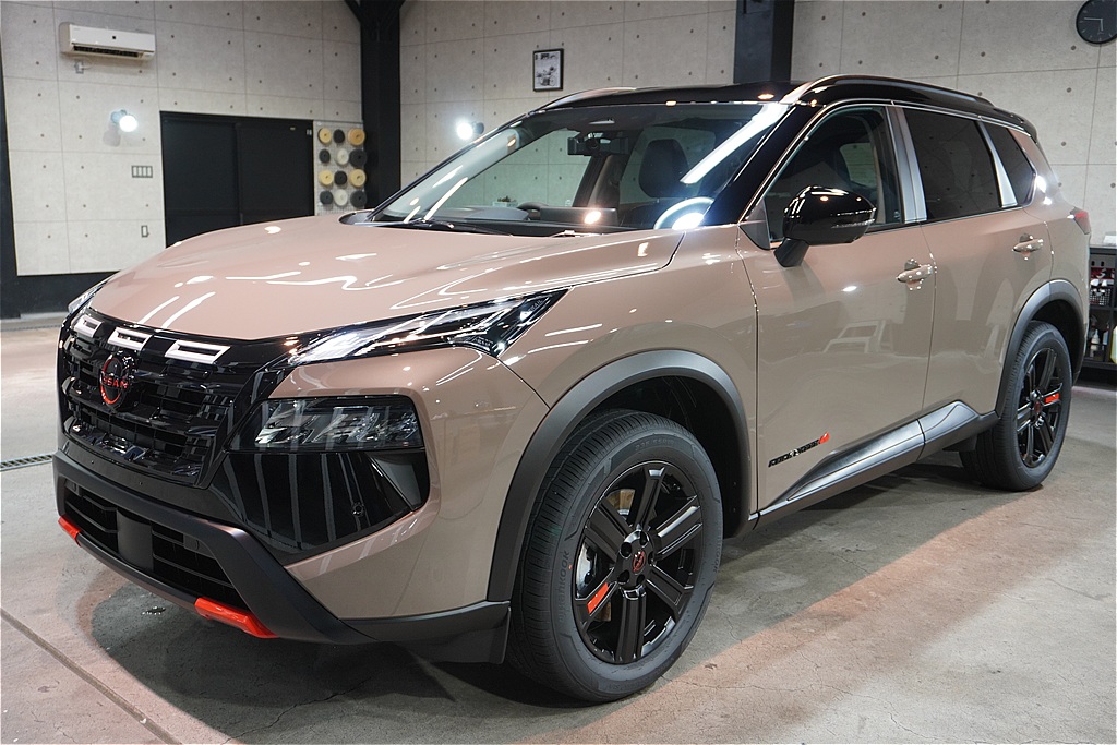 リボルト仙台で施工した日産エクストレイルのガラスコーティング完了写真