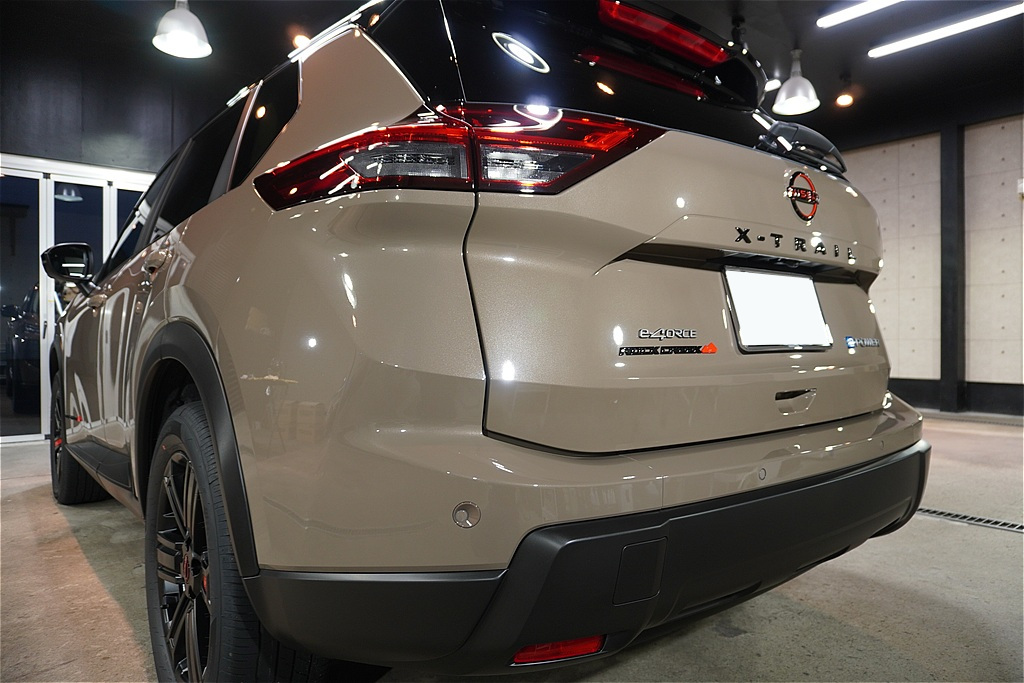 リボルト仙台で施工した日産エクストレイルのガラスコーティング完了写真　リア