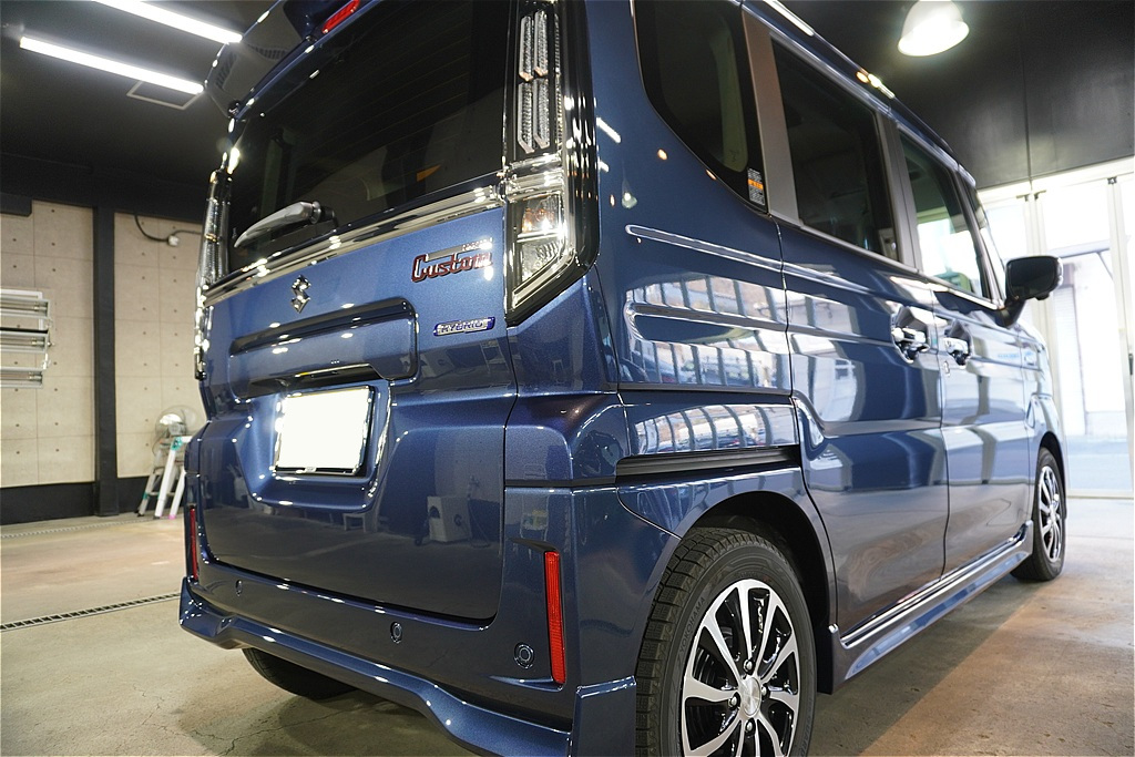 スズキ・スペーシアカスタムの施工事例。仙台の環境に最適なセラミックコーティング。専門店の技術で、軽自動車の枠を超えた深い艶と輝きを実現。