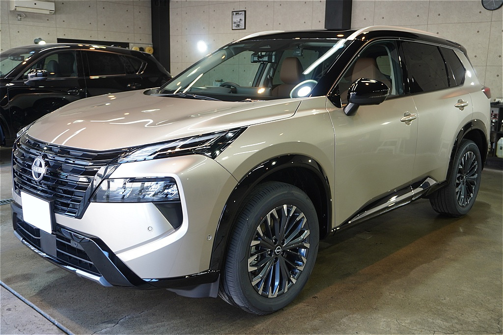 仙台でエクストレイルのコーティングなら。優れた防汚性能を持つ被膜が、アウトドアでの泥汚れや雨ジミから大切に守り抜きます。