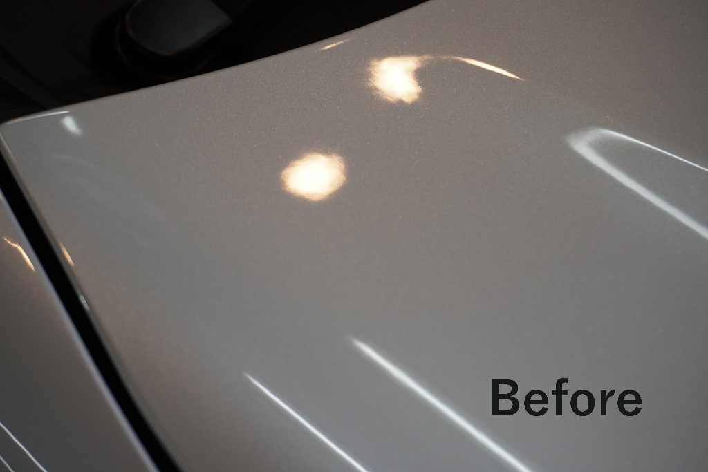 リボルト仙台によるプリウスPHEV施工。高度な下地処理で曇りを除去することで、セラミック被膜の密着力と透明感を最大限に高めます。