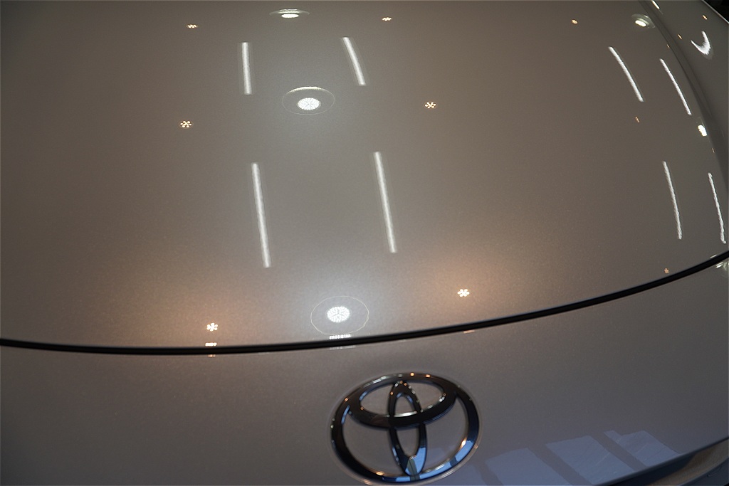 リボルト仙台によるプリウスPHEV施工。セラミックの高い防汚性能により、ハイブリッド車の美しいボディを洗車だけで簡単に維持。