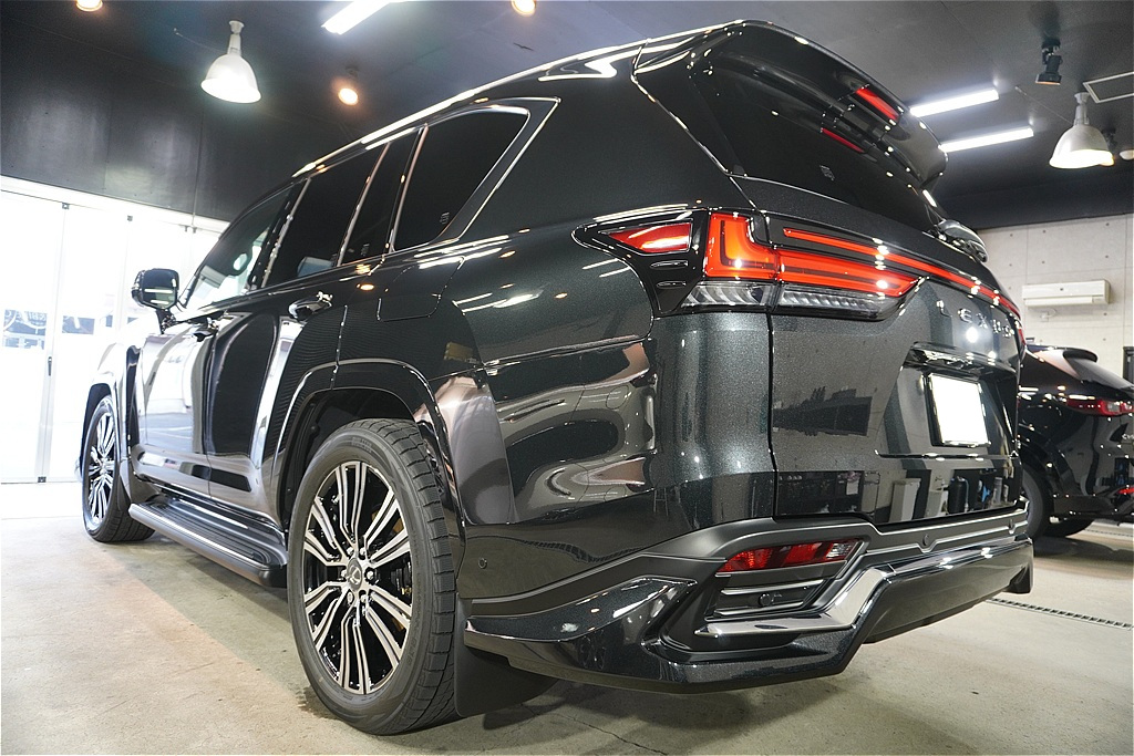 レクサスLX施工事例。東北・宮城での過酷な走行環境下でも、セラミック独自の超撥水性能が大切な愛車の美しさを長期間キープ。