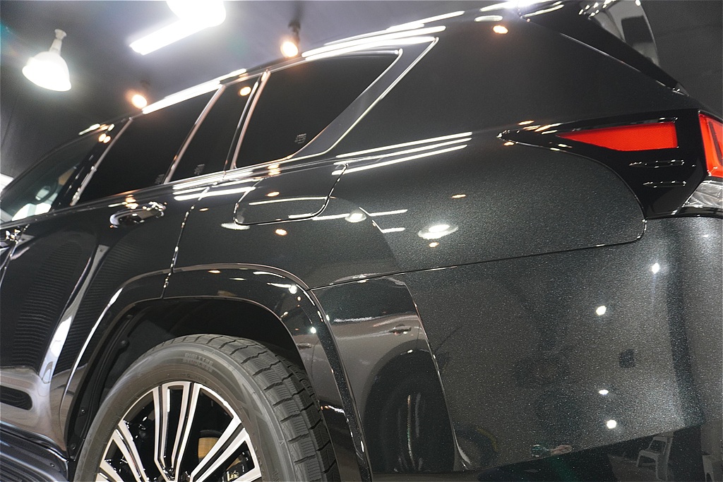 レクサスLX施工事例。東北・宮城での過酷な走行環境下でも、セラミック独自の超撥水性能が大切な愛車の美しさを長期間キープ。