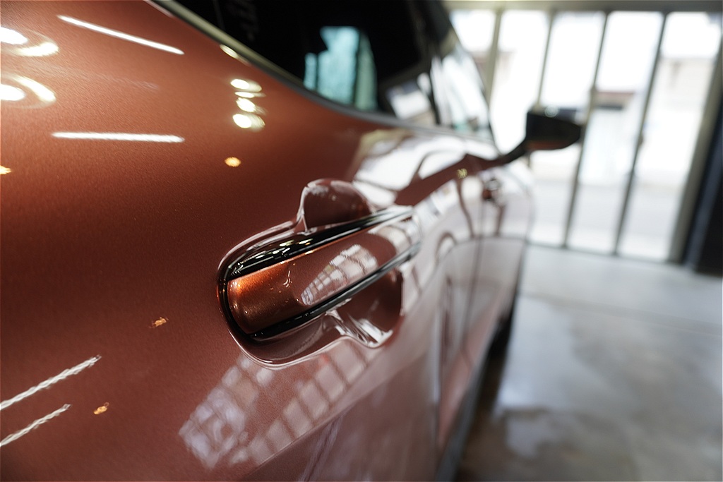 仙台のプロショップが手掛けるレクサスLBX。リボルト・ライトの透明な輝きが、新車の質感と将来の資産価値をしっかりとサポート。