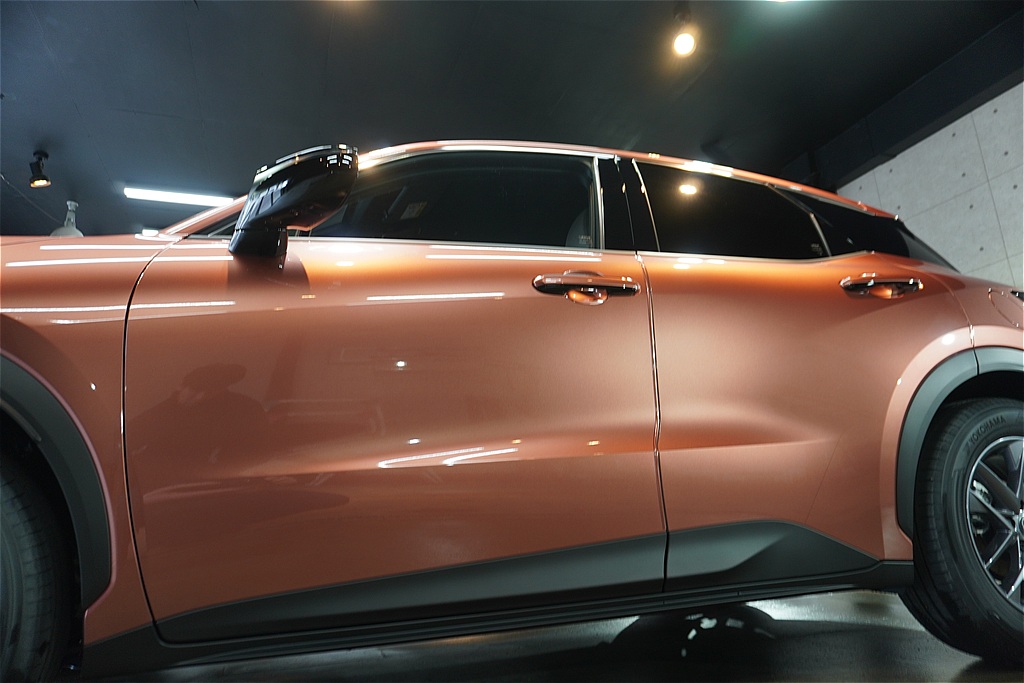 レクサスLBXの施工事例。仙台・東北の環境に配慮したUVカット機能付きコーティング。専門店の丁寧な洗浄で、最高の状態で保護を開始します。