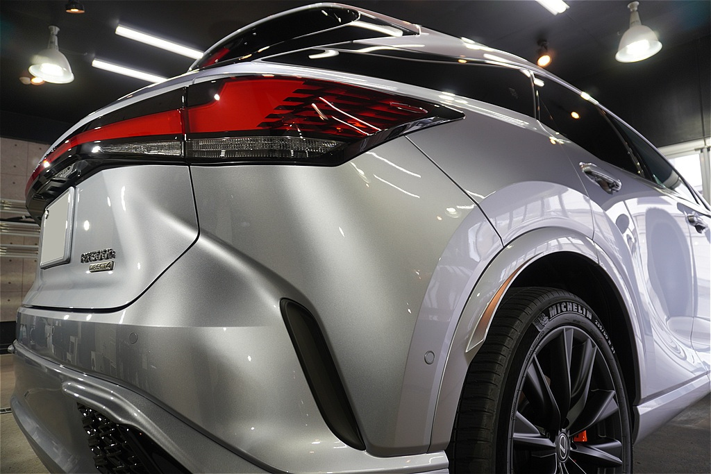 レクサスRX施工事例。東北・宮城でのアクティブかつ優雅なドライブを支える強靭なガラス被膜。濡れたような質感が存在感を演出。