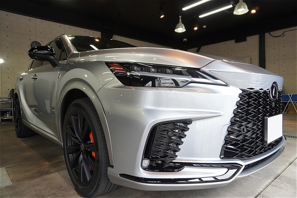 リボルト仙台によるレクサスRX施工。3層構造のセラミック被膜が、東北の厳しい環境下でも大切な愛車の塗装面を強固にガードします。