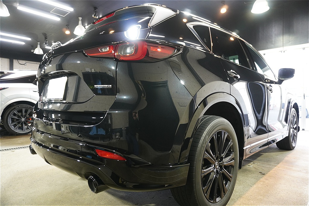 仙台のプロショップによるCX-5施工。ボディからホイール、未塗装樹脂までフルコースのセラミック施工で、究極の防汚性能を発揮。