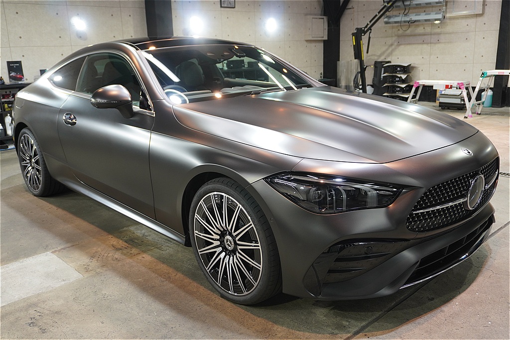 宮城県仙台市でのCLE200施工事例。専用コーティングが、マットグレー特有のしっとりとした質感を損なわず、さらに深みのある色合いを引き出します。