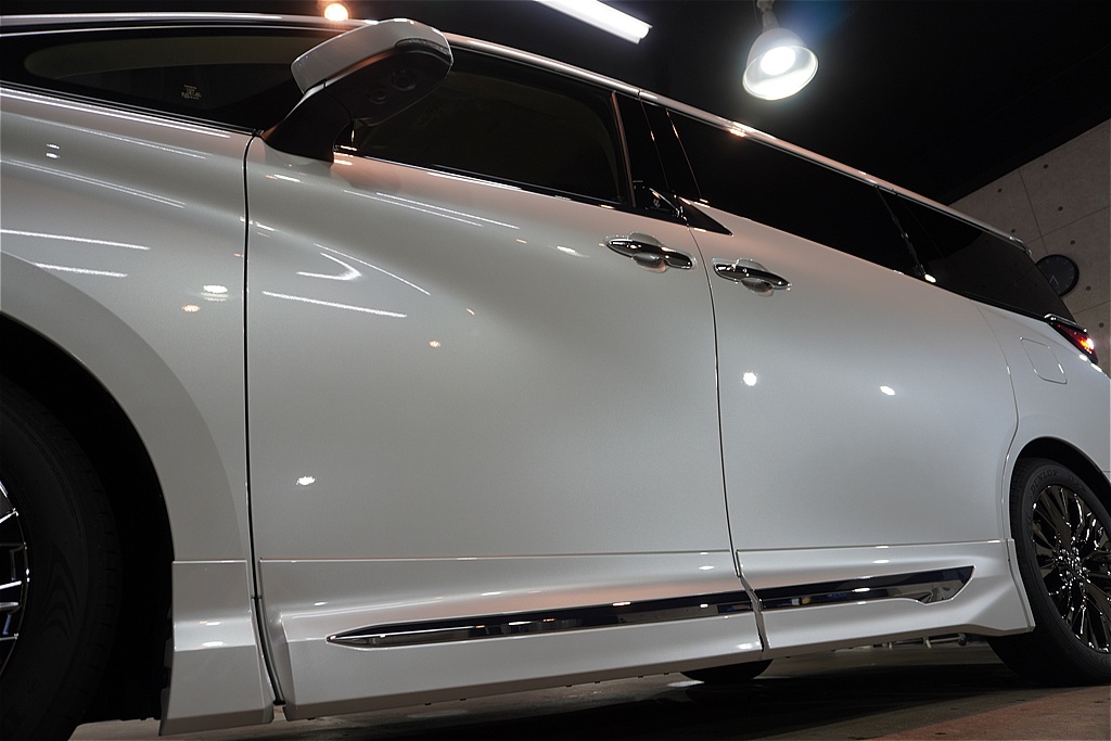 アルファード エグゼクティブラウンジ施工事例。仙台・東北の気候に最適な高耐久セラミック。専門店の高度な技術で、重厚感あふれる輝きを永く維持します。