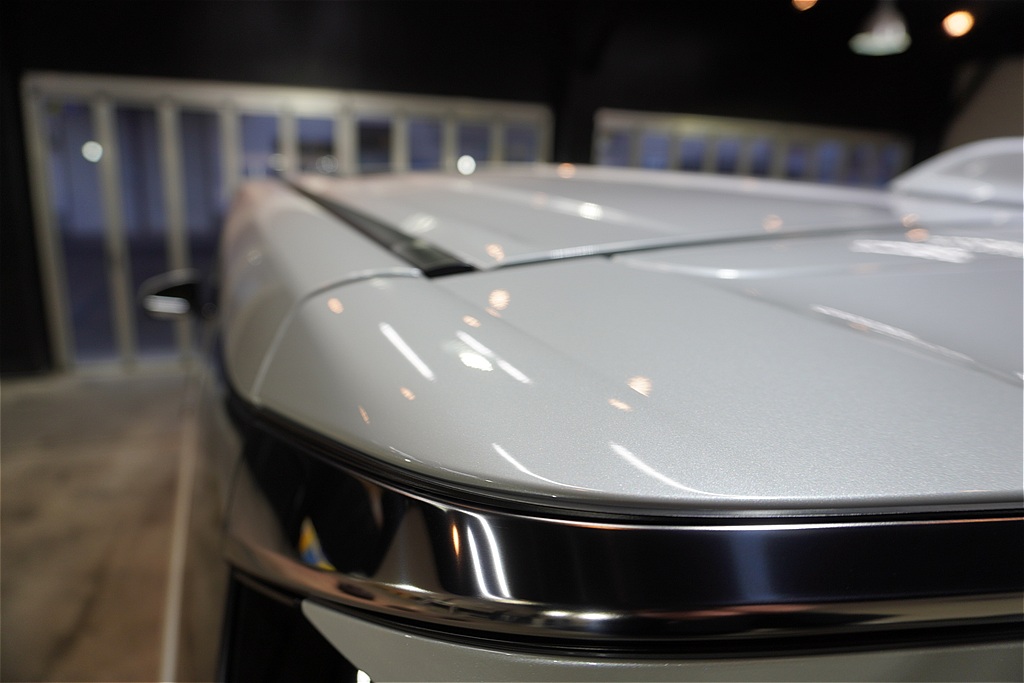 仙台のプロショップによるアルファード エグゼクティブラウンジ施工。複雑なフロントグリルから細部までセラミックで保護し、究極の防汚性能を発揮。