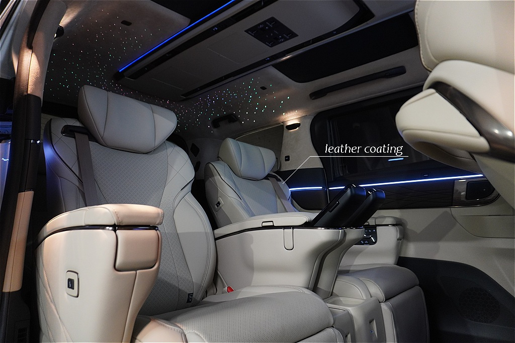 仙台でアルファードの内装ケアなら。ステアリングやドアトリムのテカリを抑える専用被膜を施工。上質な室内空間と資産価値を、プロの技術で永く維持します。