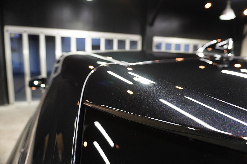 ハリアーの施工事例。仙台・東北の気候に最適な高耐久ガラスコーティング。専門店の高度な技術で、重厚感あふれる輝きを永く維持します。