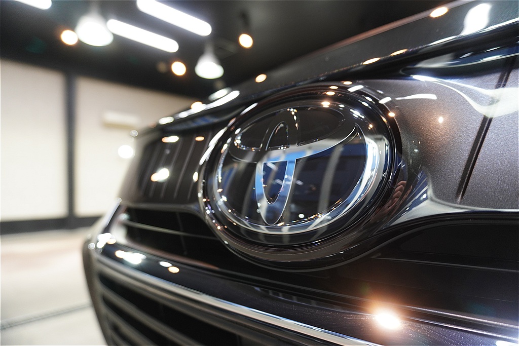 リボルト仙台によるハリアー施工。強固なガラス被膜が、東北の厳しい環境下でも大切な愛車の塗装面を紫外線や汚れから強固にガード。