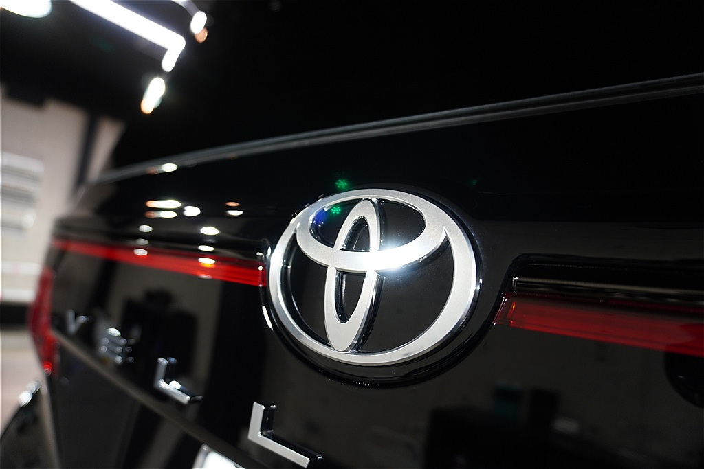 ヴェルファイア施工事例。東北・宮城での過酷な環境から守る強靭なガラス被膜。202ブラックの資産価値を最高水準で維持します。