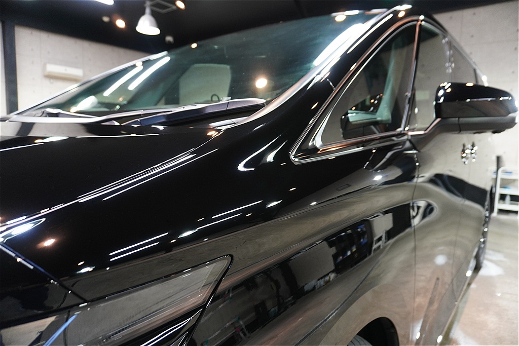 ヴェルファイアの施工事例。仙台・東北の環境下で、202ブラックの美しさを永く維持するための高耐久ガラスコーティングをご提供。