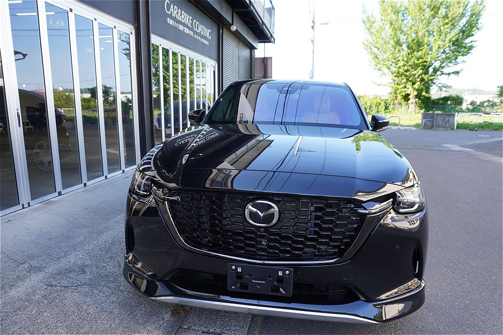 宮城県仙台市でのCX-60施工事例。人気の「ゴーストフィルム」が、フロントガラスに上品な発色と優れた遮熱性能をもたらします。