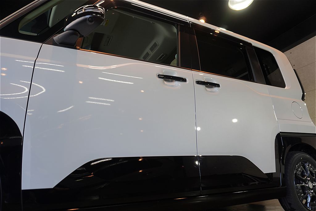 仙台のプロショップによるデリカミニ施工。新車限定コースだからこそ可能な、塗装に優しい磨きとコーティングで一点の曇りもない仕上がりへ。