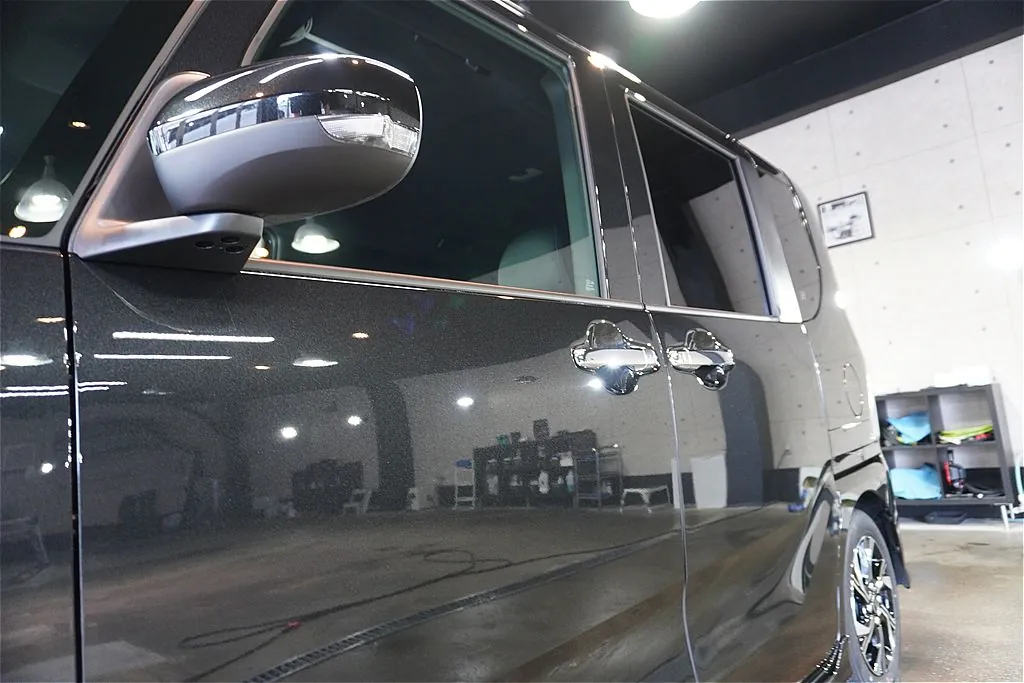 仙台のプロショップによるタントカスタム施工。リーズナブルな新車限定プランでも、大型フロントグリルから細部まで抜かりなく質感高い仕上がりへと導きます。