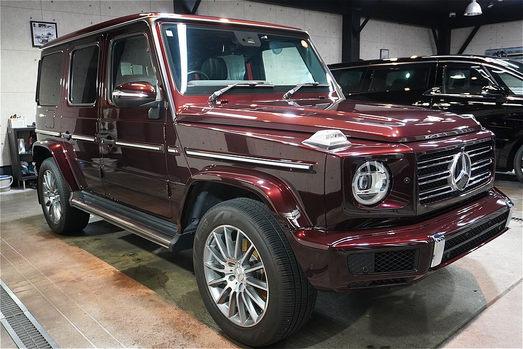仙台でG400dのコーティングなら。3層構造の極厚なセラミック被膜がクリア層を包み込み、新車時を超える深い光沢と至高の透明感を実現します。