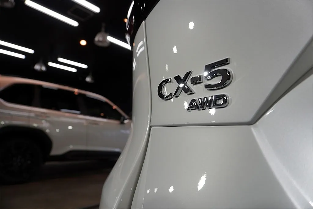 宮城県仙台市でリボルト・プロを施工したマツダ CX-5。ボディコーティングによる美しい仕上がり。