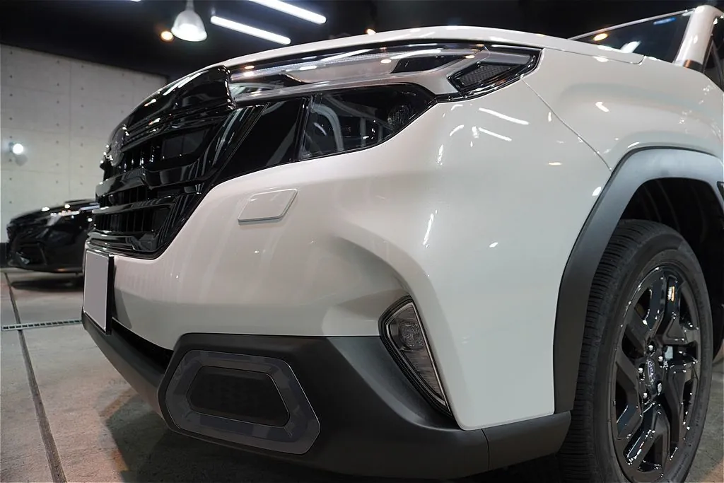 リボルト仙台によるスバル フォレスターの施工事例。ガラス2層コーティング「リボルト・プロ」でボディを保護。